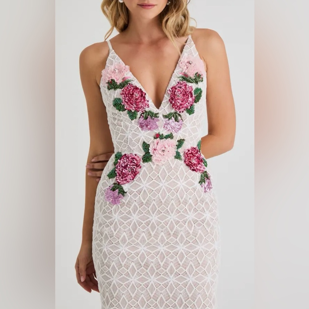 NEW HELSI Size M Off White Domenique Lacy Floral Sequin Embroidered Midi Off - Picture 3 of 7